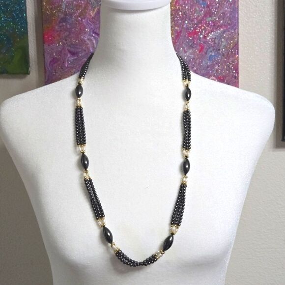 NWOT! Beaded Necklace - Picture 3 of 8